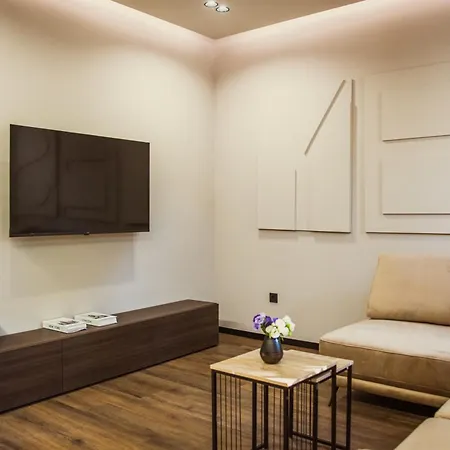 Avrelia Apartment